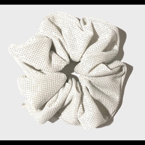 SPARKLE BLING SCRUNCHIES 3PACK WITH BOX - Picture 4 of 8